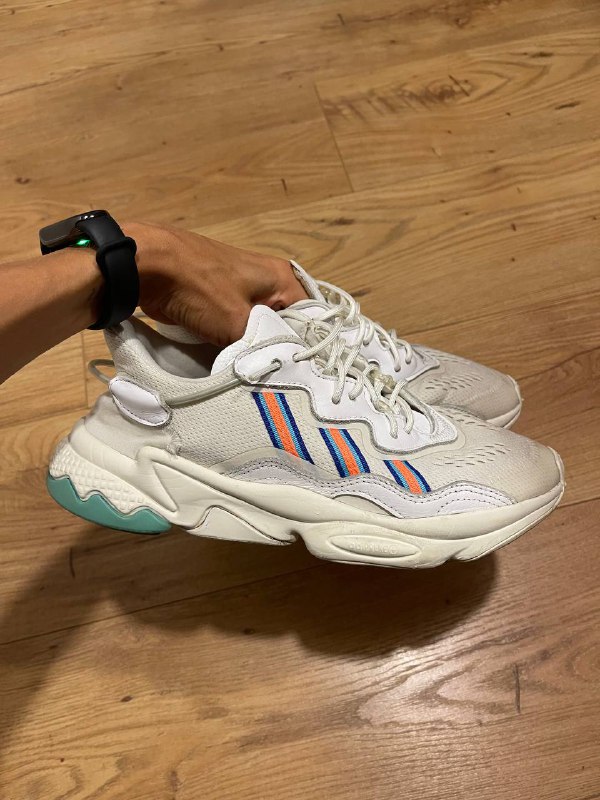 Кроссовки ADIDAS OZWEEGO размер 39