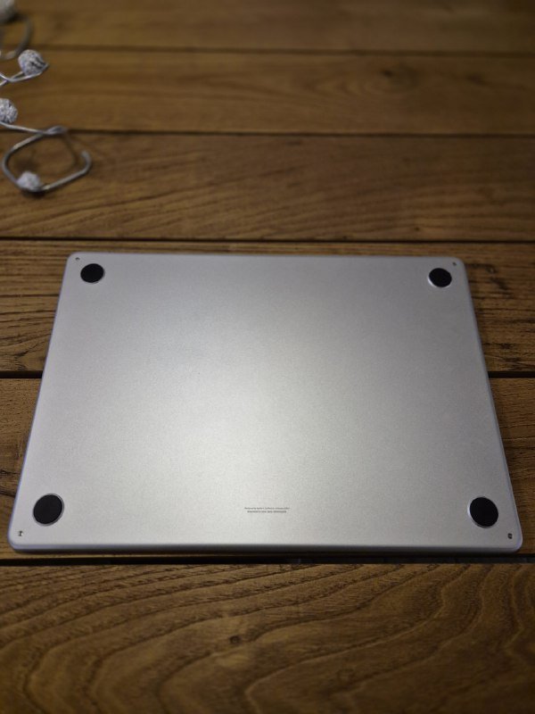 MacBook Air 15” M4 256 GB Space Gray 3