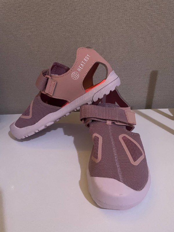 босоножки Adidas, форма для кексов, распылитель, парео, штаны, кофта