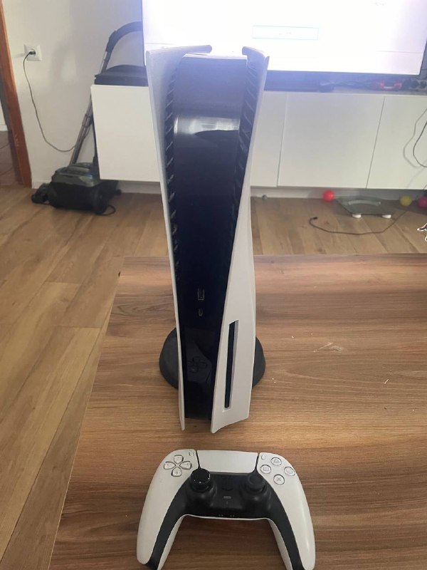 PS5 disc version