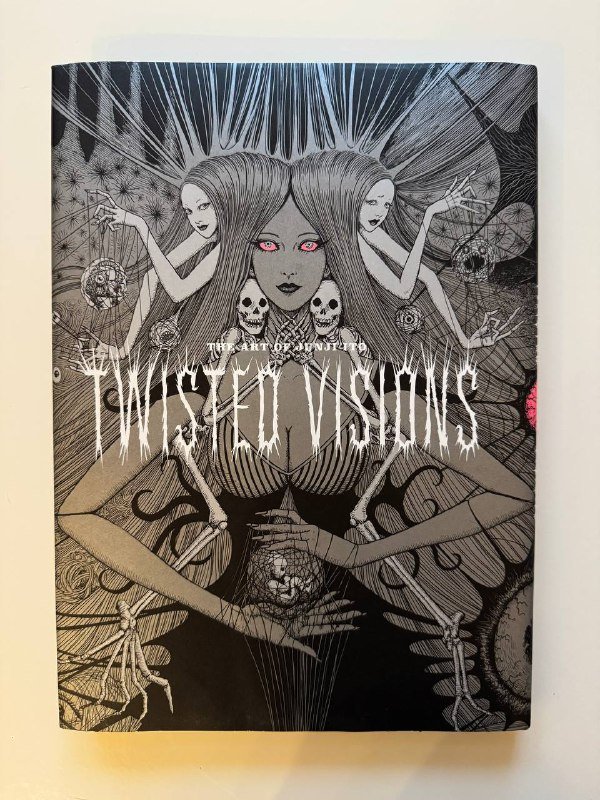 Артбук Junji Ito, Книга про животных для детей на английском