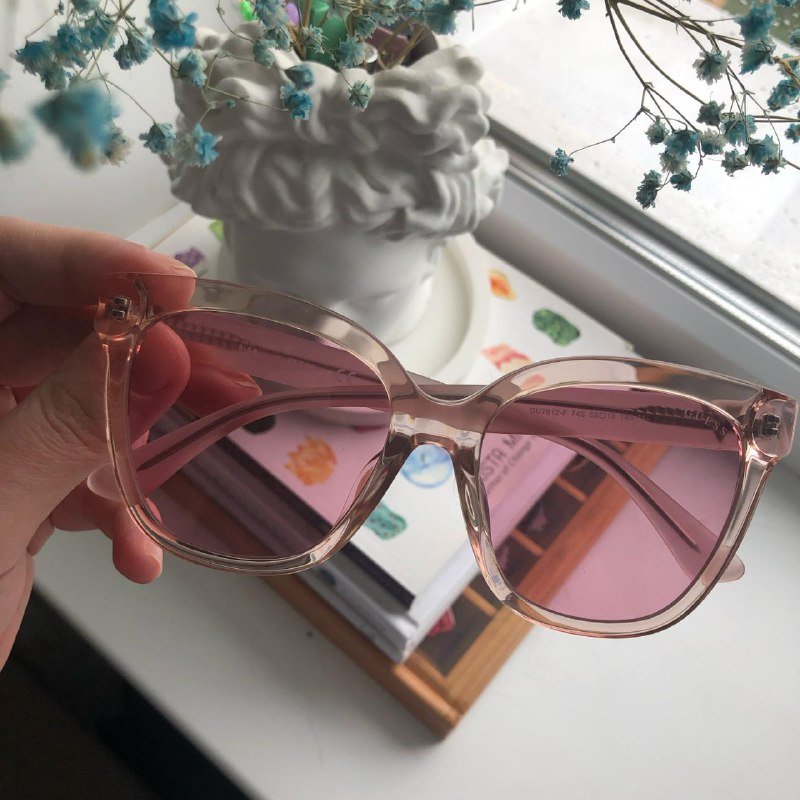 Солнцезащитные очки Guess GU7612-74S с чехлом