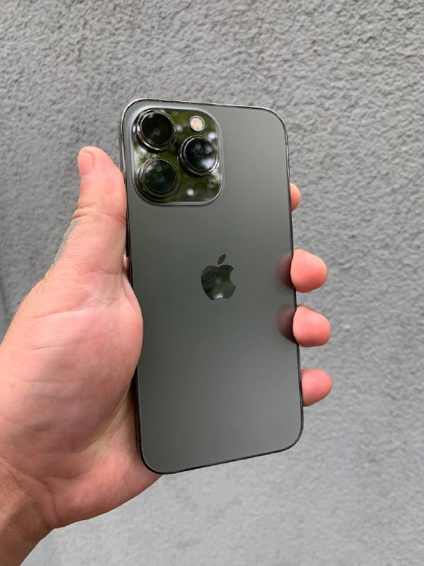 iPhone 13 Pro 256GB Gold, iPhone 13 Pro 256GB Graphite, iPhone 12mini 64GB White, iPhone 12 64GB Blue 2