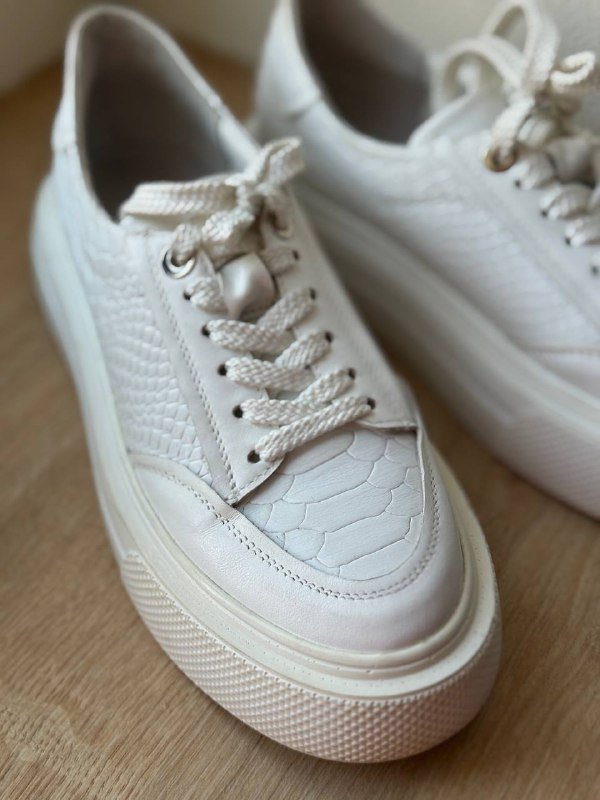 Рюкзак kuraga, босоножки, кеды белые 4