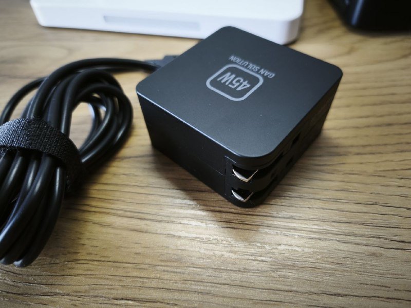 Зарядное устройство 45Вт Type-C для Steam Deck и Nintendo Switch 4