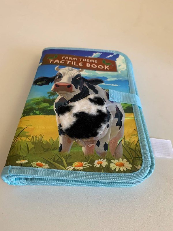 Детские игрушки, книги, коврик 7