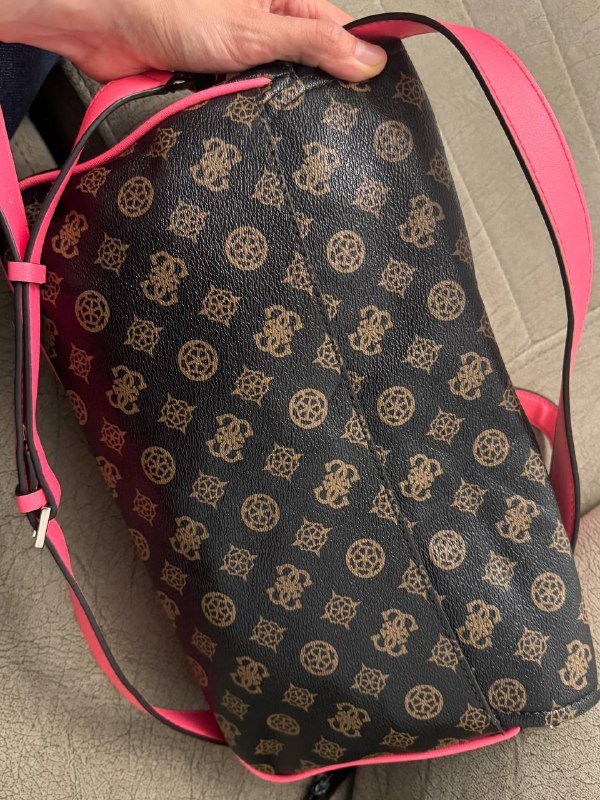 Сумка Guess, куртка-ветровка, кеды Converse, кроссовки Adidas Samba 3