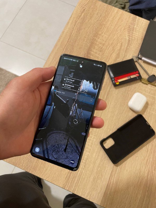 Самсунг М31s смартфон с трещиной на экране 4