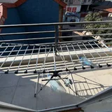 Стіл, крісло, сушарка, каструлі, віник, посуд 3