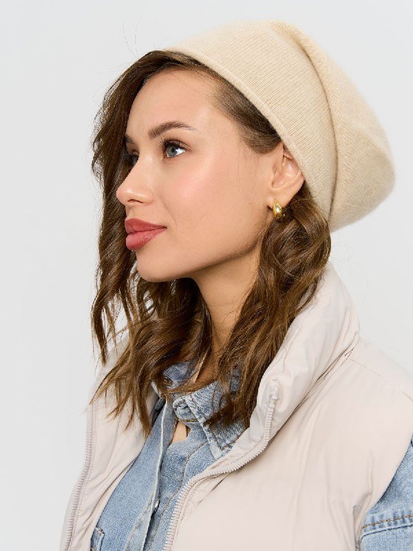 Бежевая кашемировая шапка 2