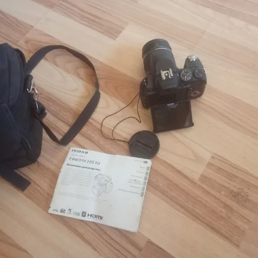 Фотоаппарат Fujifilm FinePix HS10 с сумкой и инструкцией