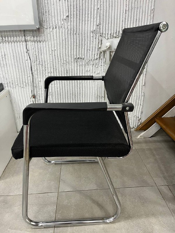 Стулья черные 8 штук