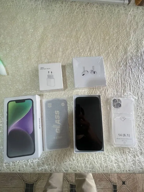 iPhone 14 256 ГБ 1
