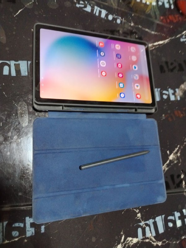 Планшет Samsung Galaxy tab s6 Lite с чехлом и ручкой