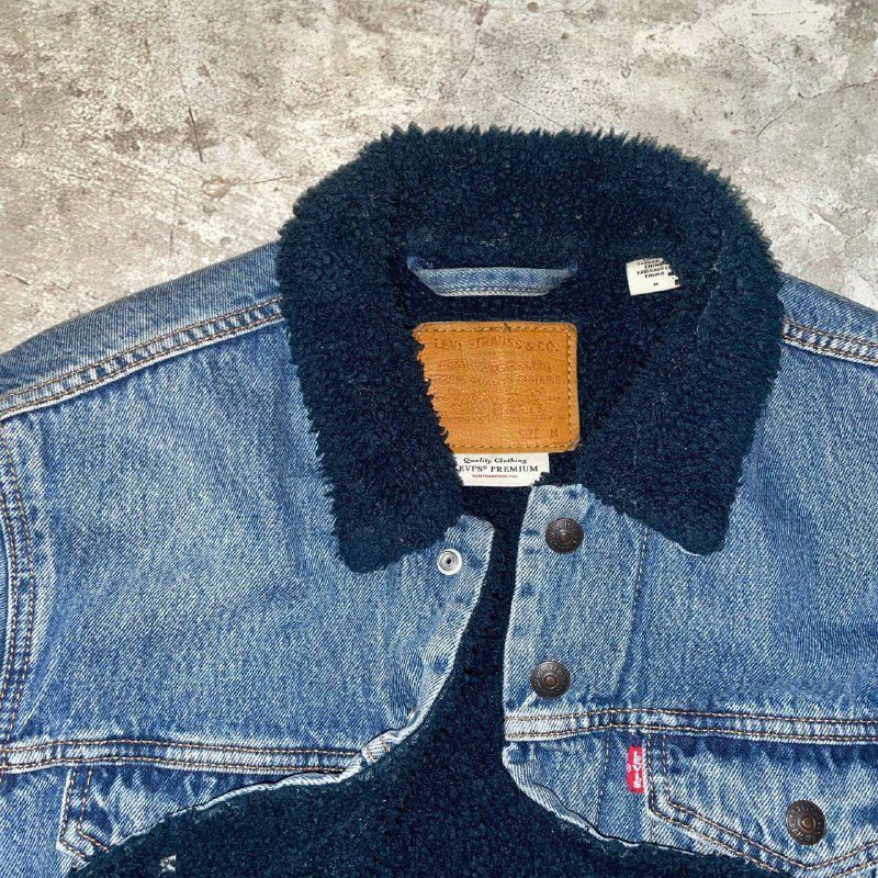 Levi’s Premium Denim Sherpa Jacket Size M 3