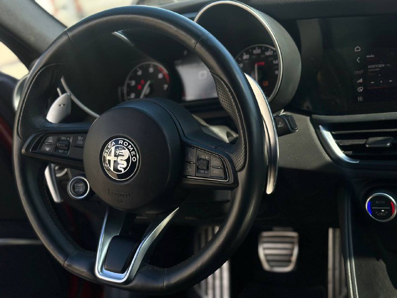 Alfa Romeo Giulia TI Sport 2021 8