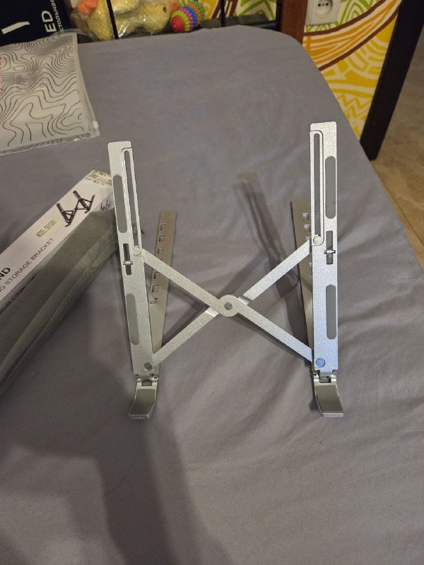 Металлическая подставка для ноутбука