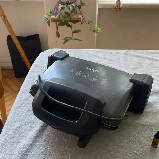 Гриль, мышь, мерная ложка, HDMI кабель, Wi‑Fi экстендер, машинка для стрижки