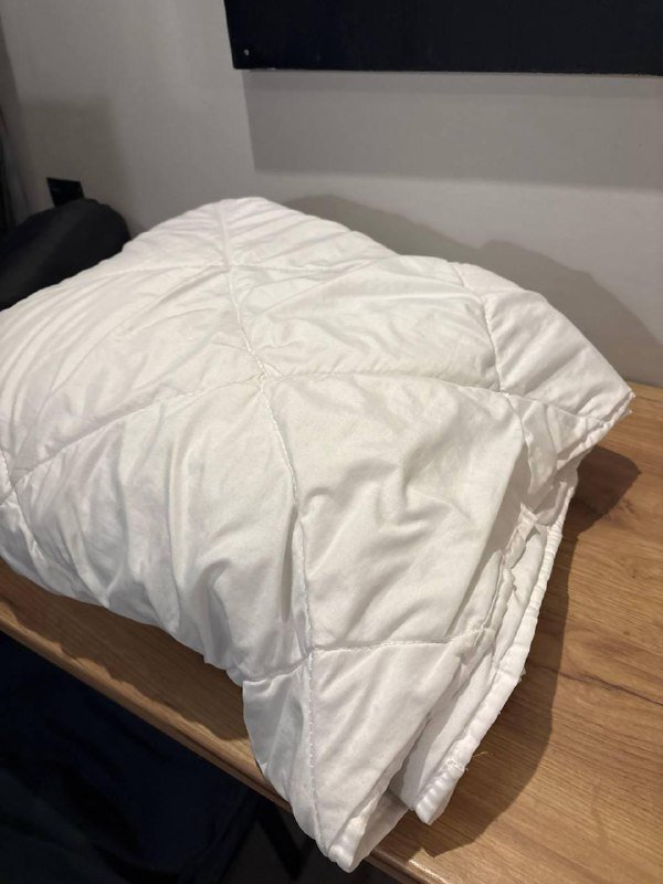 Два одеяла и две подушки