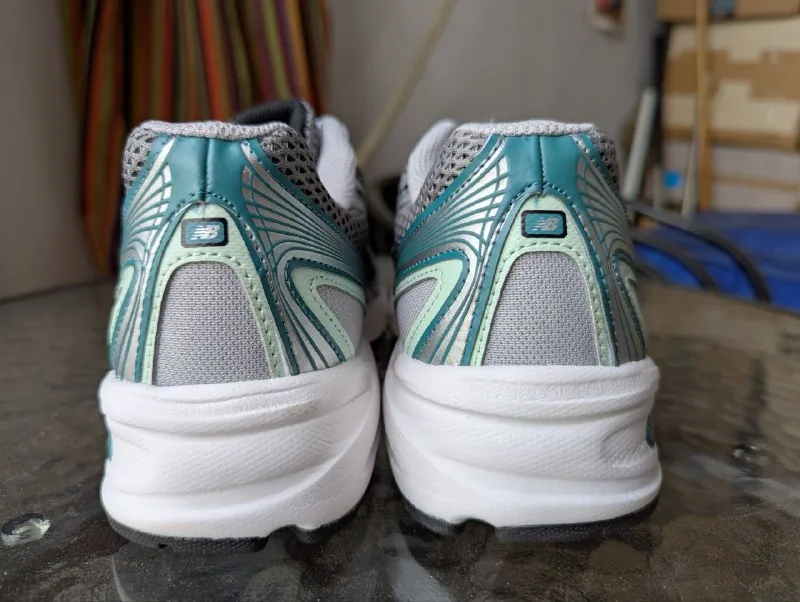 Кроссовки New Balance 740 4