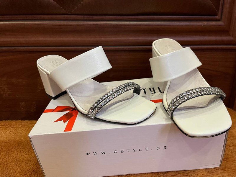 Белые женские босоножки Gstyle, размер 38