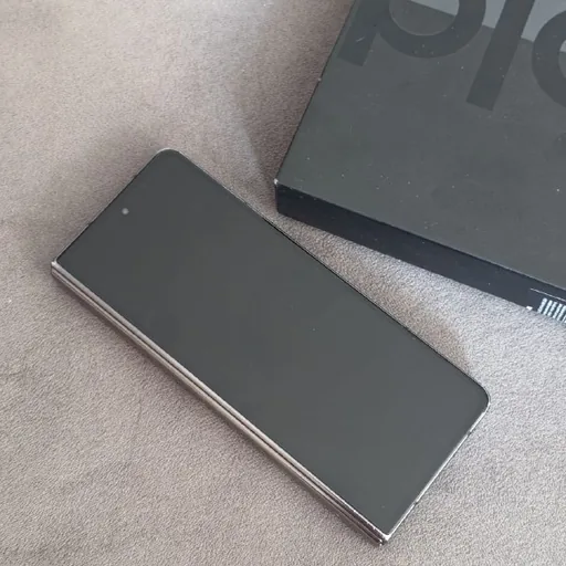 Samsung Galaxy Z Fold 4