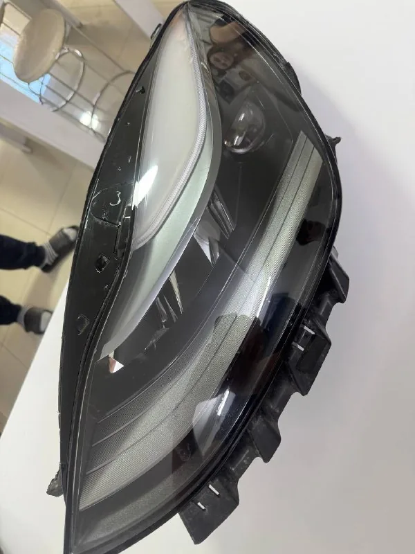 LED фара Tesla Model 3/Y 1
