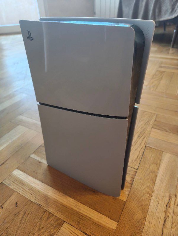 PlayStation 5 и наушники PS5 Pulse 3D 4