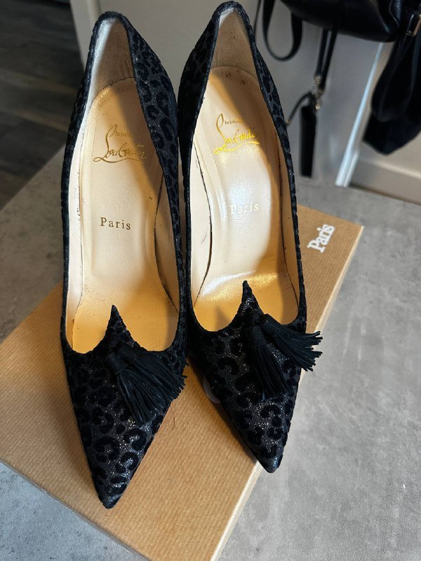 Женские туфли Лабутены оригинал размер 38 2