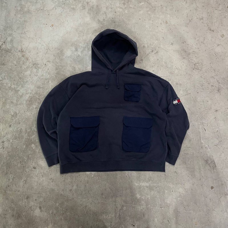 Canada Goose пуховик, бомбер Lyle&Scott, джерси Paata, рубашки Ralph Lauren, бейсболка Ralph Lauren, худи Tommy Jeans 7