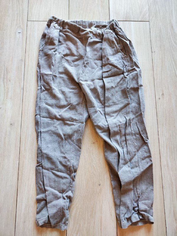 Женские штаны, рубашка, тапочки