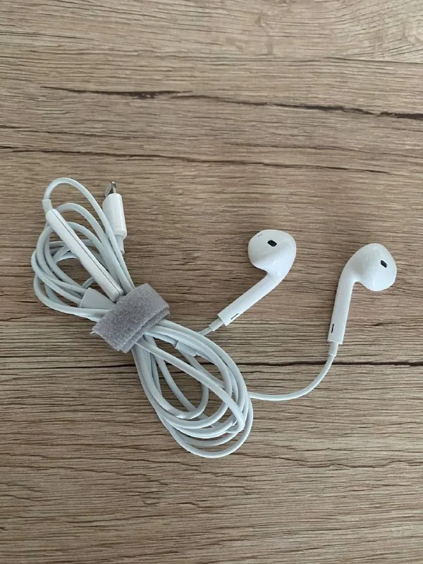 Наушники EarPods Lightning
