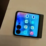 Motorola RAZR 2024 3