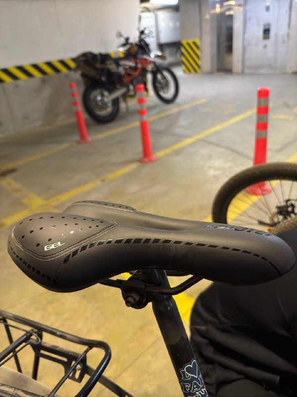 Велосипед с мощным замком и цепью 3