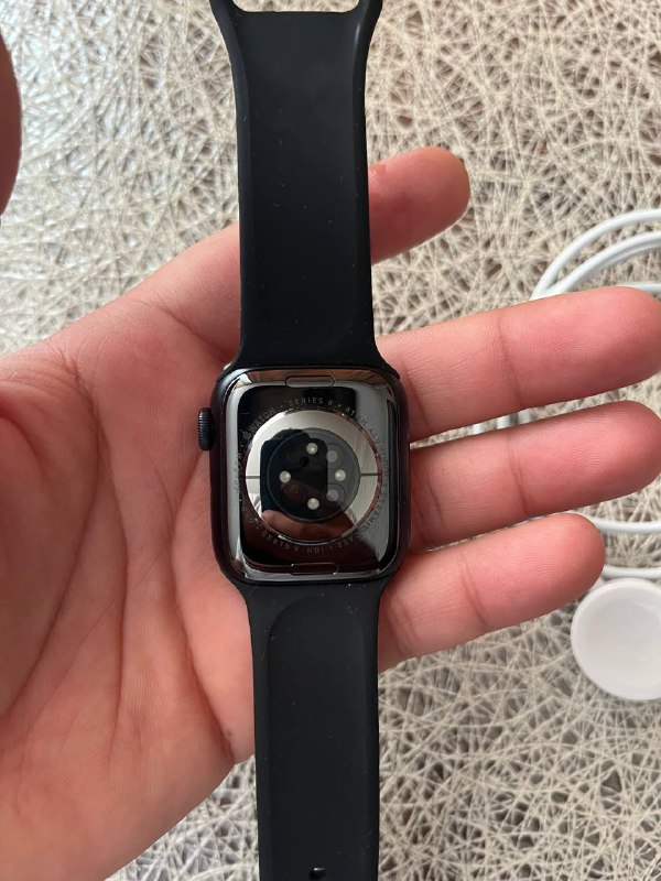 Apple Watch 8 41 с ремешком и зарядкой 3