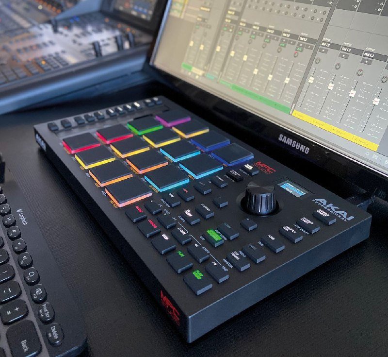 Akai MPC midi контроллер