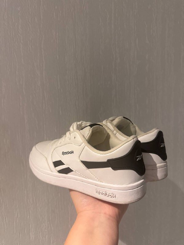 Женские кеды Reebok 36 размера, тапочки плюшевые хэндмэйд 36, мужские тапочки 43 размера 2