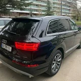 Audi Q7 6