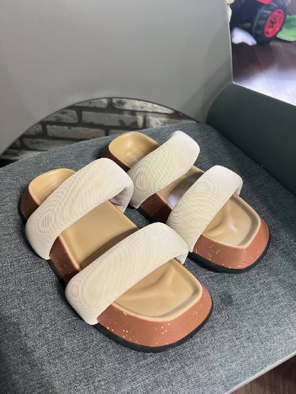 Бежевые женские шлепанцы размер 40 2