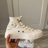 Кеды Converse, кроссовки The North Face, Nike Air Jordan 2