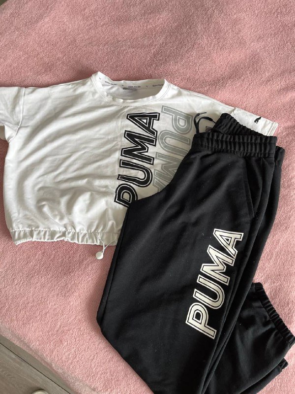 Футболка Puma, чёрные брюки Puma