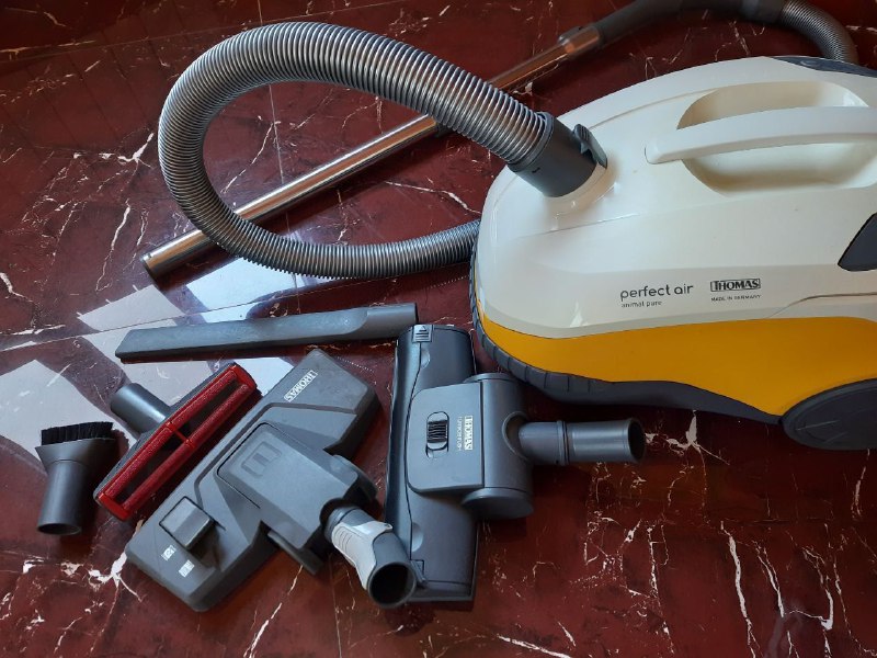 iMac 21.5-inch Mid 2014, vacuum cleaner, grain mill, pasta machine, depilation wax 2