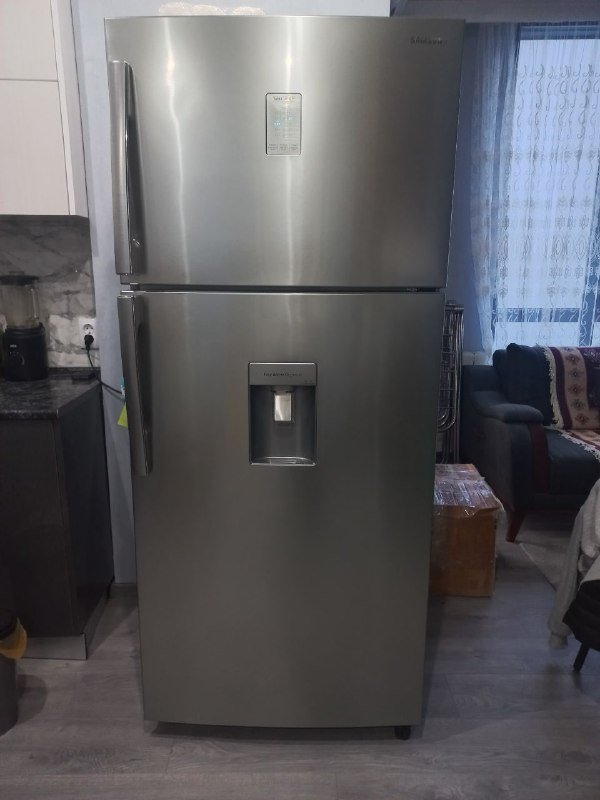 Холодильник Samsung большой с диспенсером и льдогенератором
