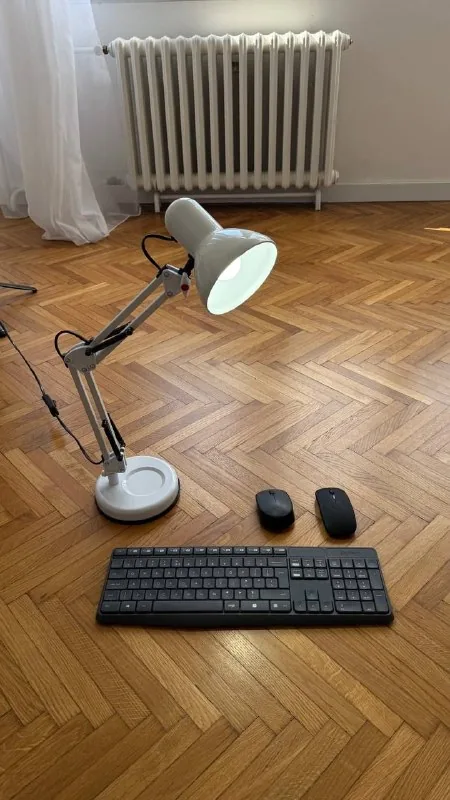 Настольная лампа, беспроводная клавиатура и мышь Logitech mk235