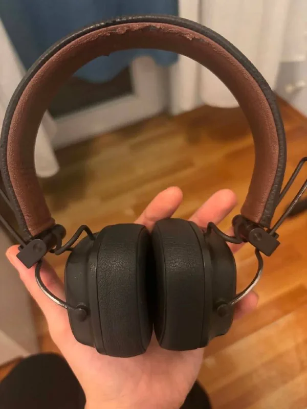 Marshall 4 Series headphones 1