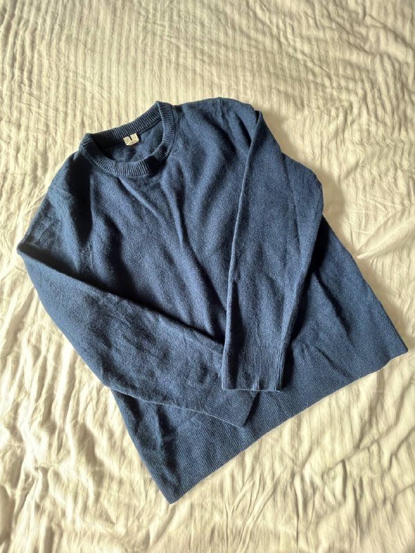 Тайтсы Nike, свитер Napapijri, кардиган Zara, свитер Arket, рубашки Ralph Lauren, свитер Zara, футболка Adidas, брюки H&M, пуховик Ellesse, майки HUGO 5