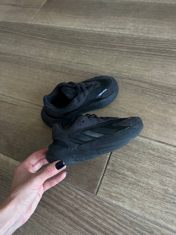 Детские кроссовки Adidas размер 28, стелька 18 см