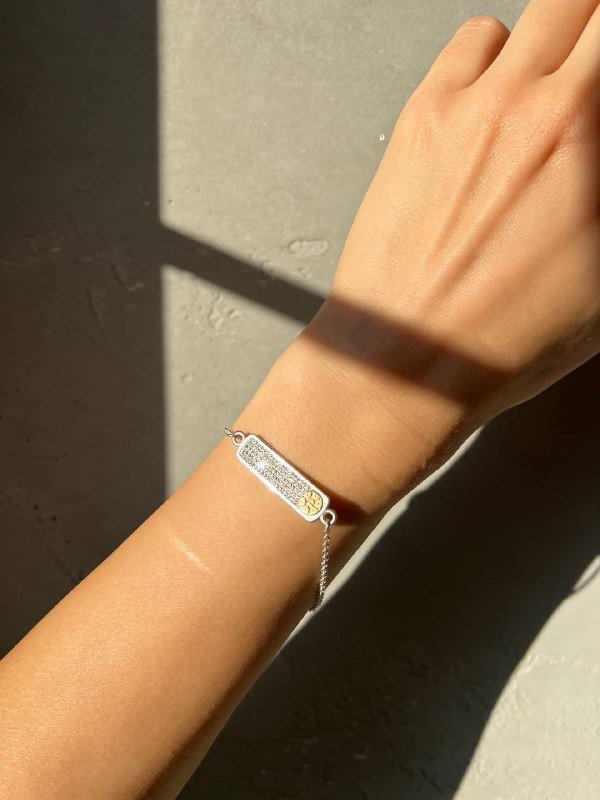 Браслет инкрустированный фианитами на цепочке с родиевым покрытием 2