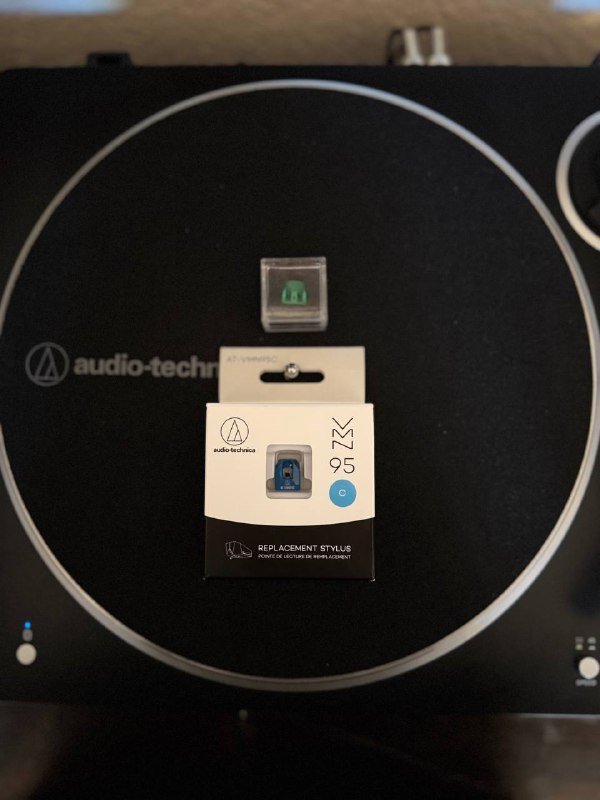 Виниловый проигрыватель Audio-Technica LP70XBT 6