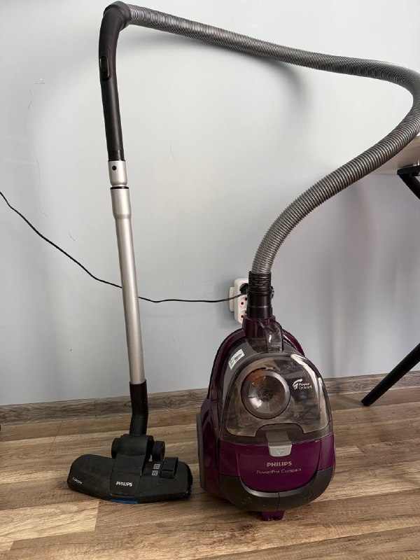 Отпариватель kiwi, столик, пылесос Phillips, парогенератор karcher 5